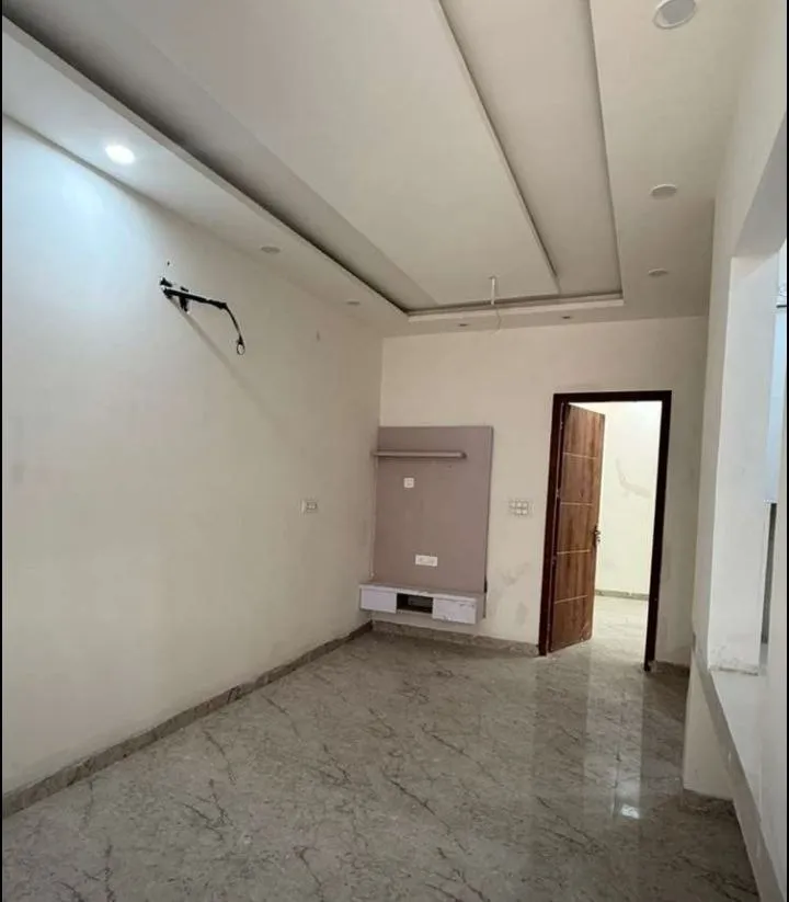 2BHK Residential 810 Sqft Floor for sale in Shiv Nagar, Delhi