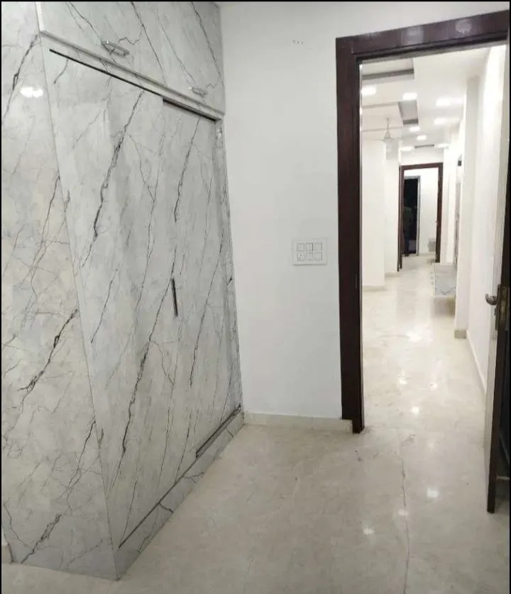 900 Sqft 2 BHK Flat in Ramesh Nagar, Delhi